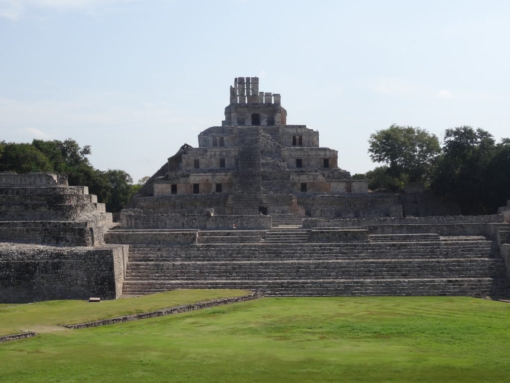 pyramide 5 étages edzna