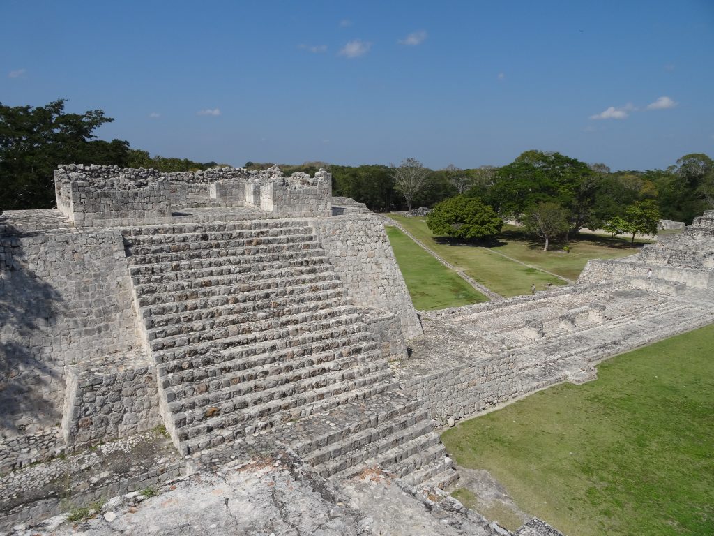 Edzna pyramide